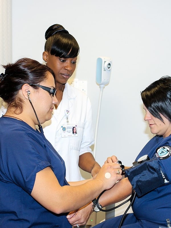 Reasons to Become a Medical Assistant in the Twenty-First Century